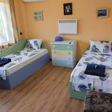 гери2 Nyaraló *